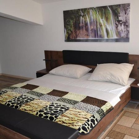 Apartmani Rizvic Велика Кладуша Екстериор снимка